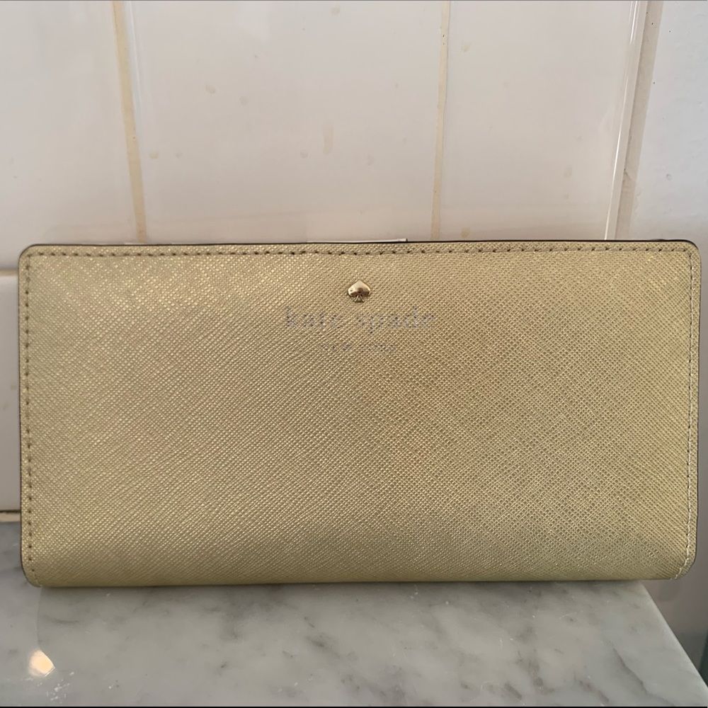 ⭐️ Kate Spade Spencer Wallet- Gold- New with Tags!